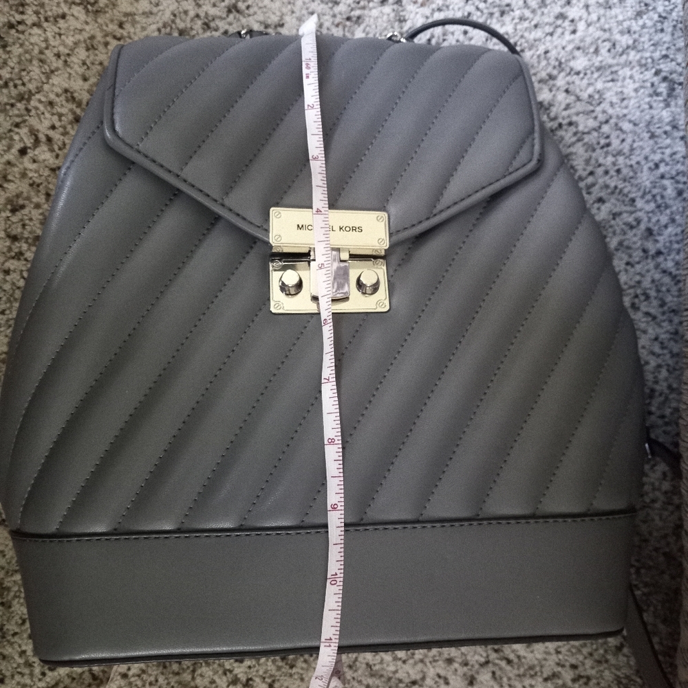 MICHAEL KORS Rose Medium Backpack - Picture 6 of 12